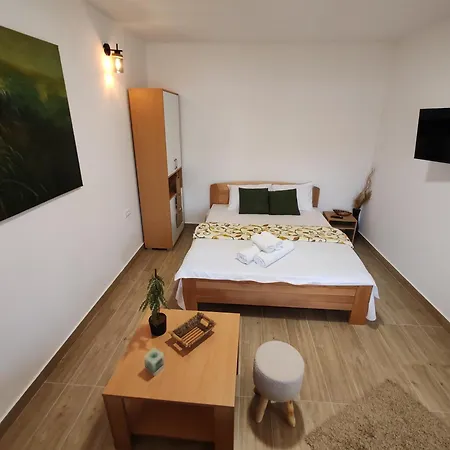 Vinogradi Zmajevacki * Младеновац