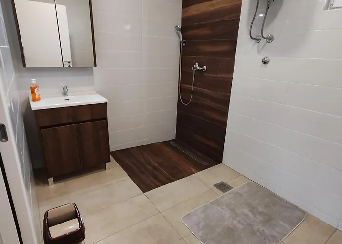 Vinogradi Zmajevacki 姆拉代诺瓦茨