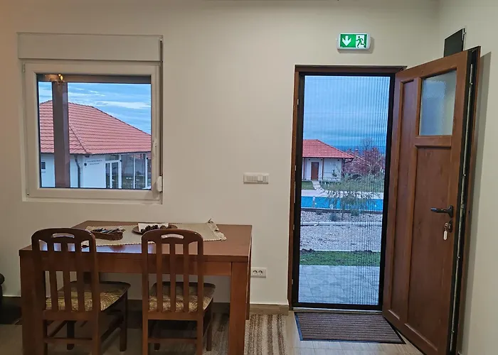 度假居 Vinogradi Zmajevacki 姆拉代诺瓦茨