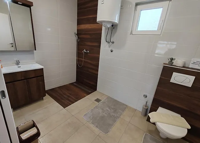 度假居 Vinogradi Zmajevacki 姆拉代诺瓦茨